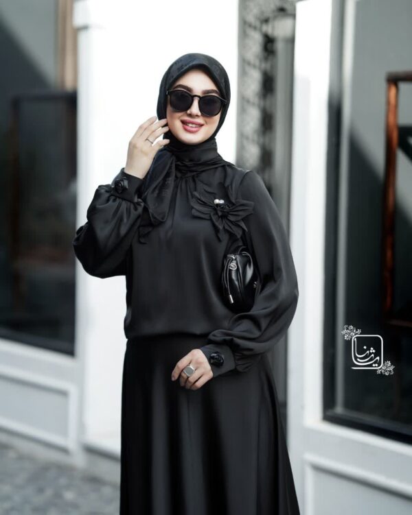 شومیز و دامن گلنوش